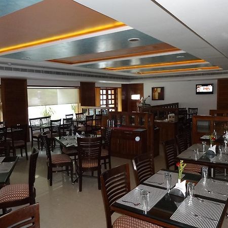 La Hospin Hotel Rājahmundry Kamer foto