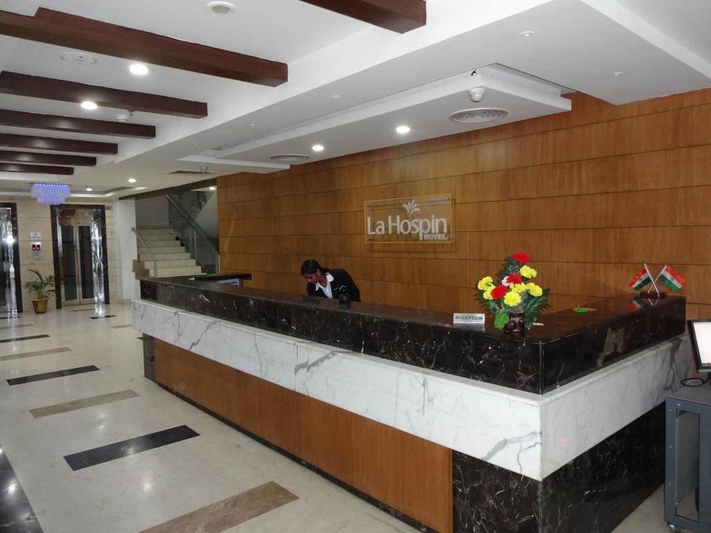 La Hospin Hotel Rājahmundry Kamer foto
