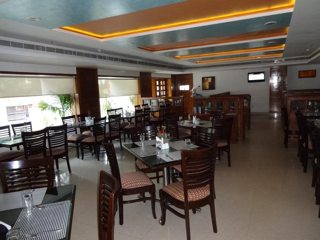La Hospin Hotel Rājahmundry Kamer foto