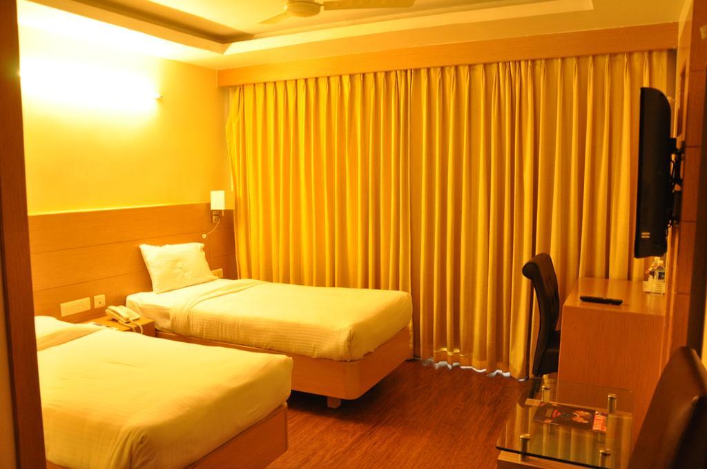 La Hospin Hotel Rājahmundry Kamer foto
