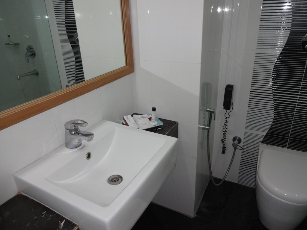 La Hospin Hotel Rājahmundry Kamer foto